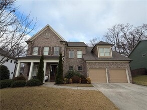 Building Photo - 512 Edgewater Dr