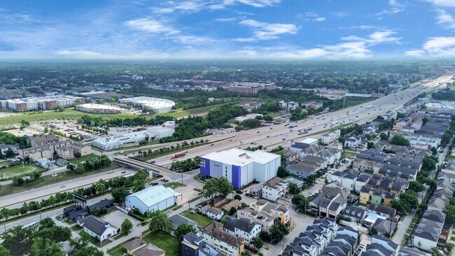 Building Photo - 4510 Inker St