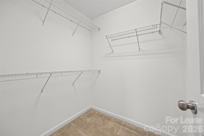 Building Photo - 827 Ayrshire Ave