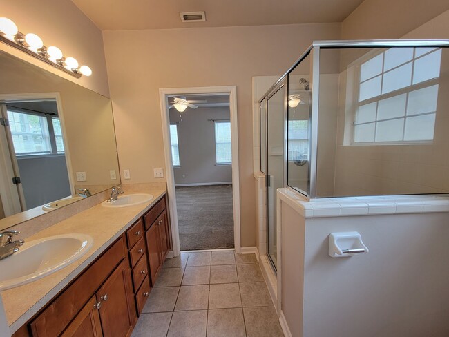 Building Photo - 3/2 townhome available for rent August 6, 2026, renting for $1795 per month, privacy fenced back ...