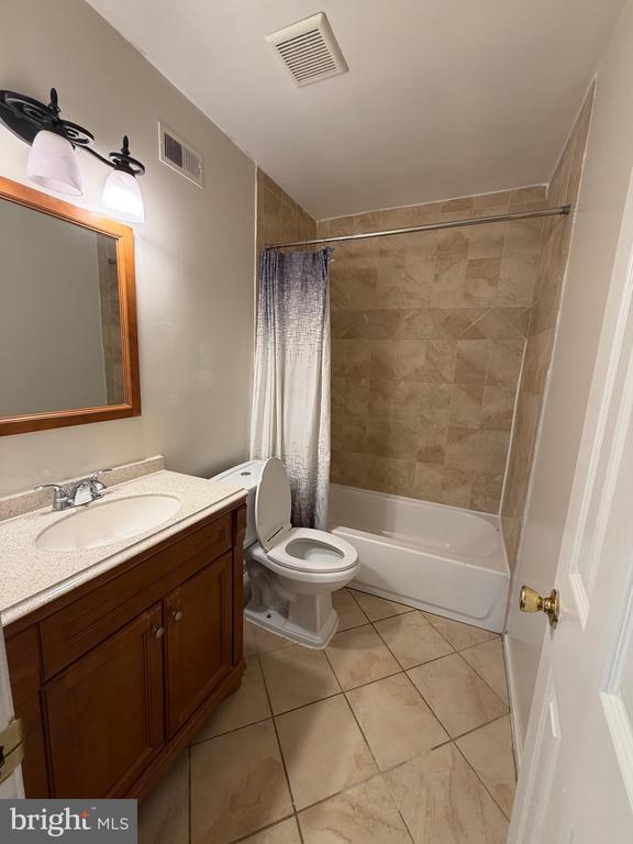 Building Photo - 1746 Countrywood Ct