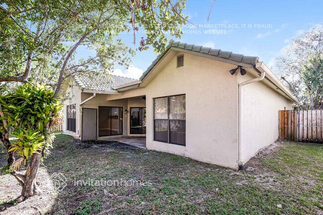 Building Photo - 11571 Waterford Ct