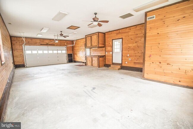 Building Photo - 45132 Hewitt Rd
