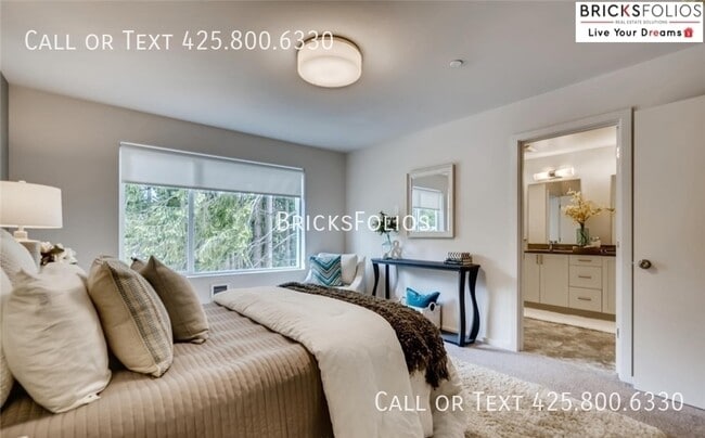 Building Photo - Ready to Experience Luxurious Living in Ly...
