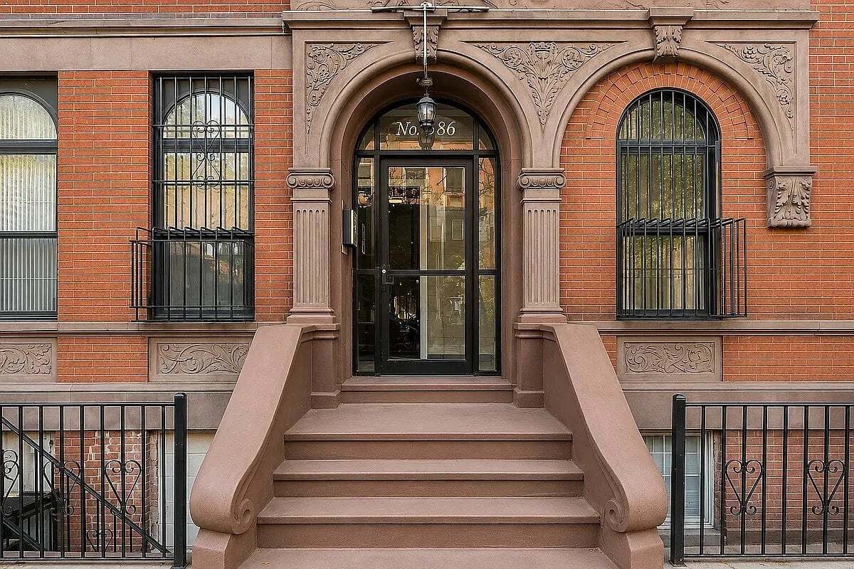 Building Photo - 386 Manhattan Ave