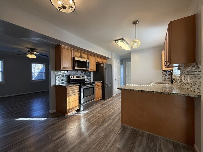 Building Photo - Tastefully Updated 4 Bedroom Home.