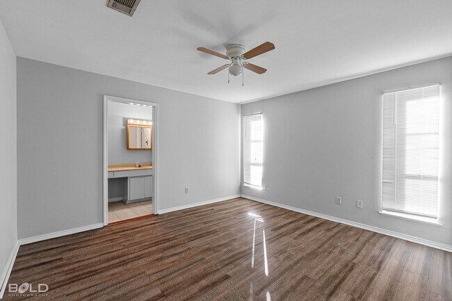 Building Photo - Charming 3-bedroom, 2-bath home in vibrant Bossier City, LA!