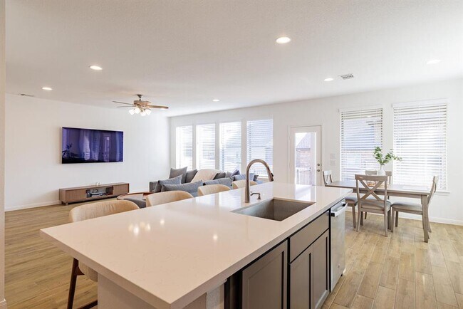 Building Photo - 317 Langhorne Bnd