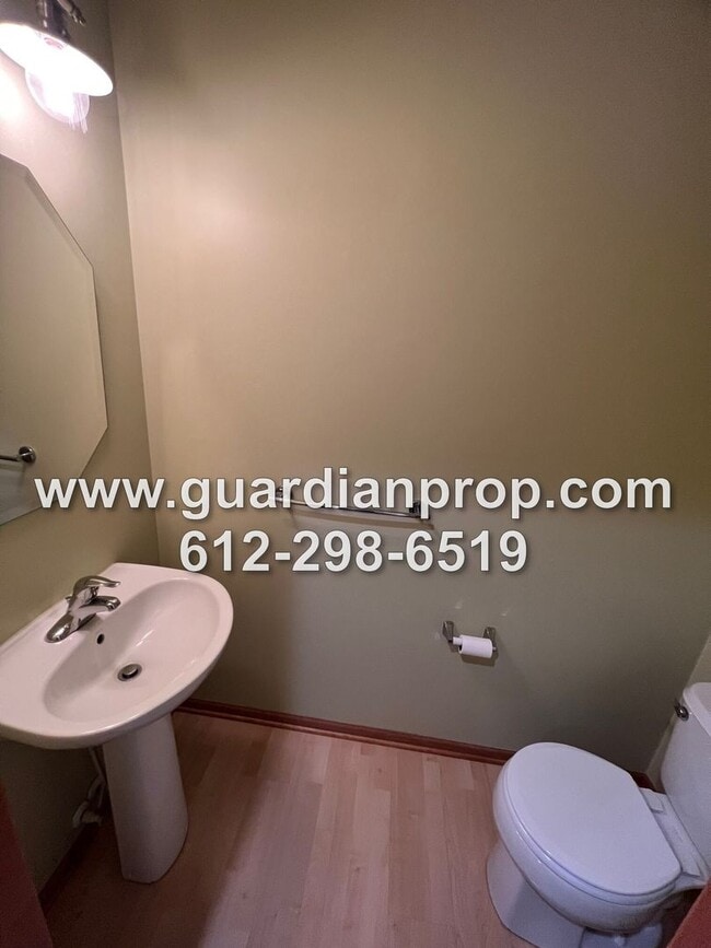 Building Photo - Lino Lakes Townhouse Available June 1, Open Floor Plan, Vaulted Ceilings, Fireplace, Loft, 2 Car ...