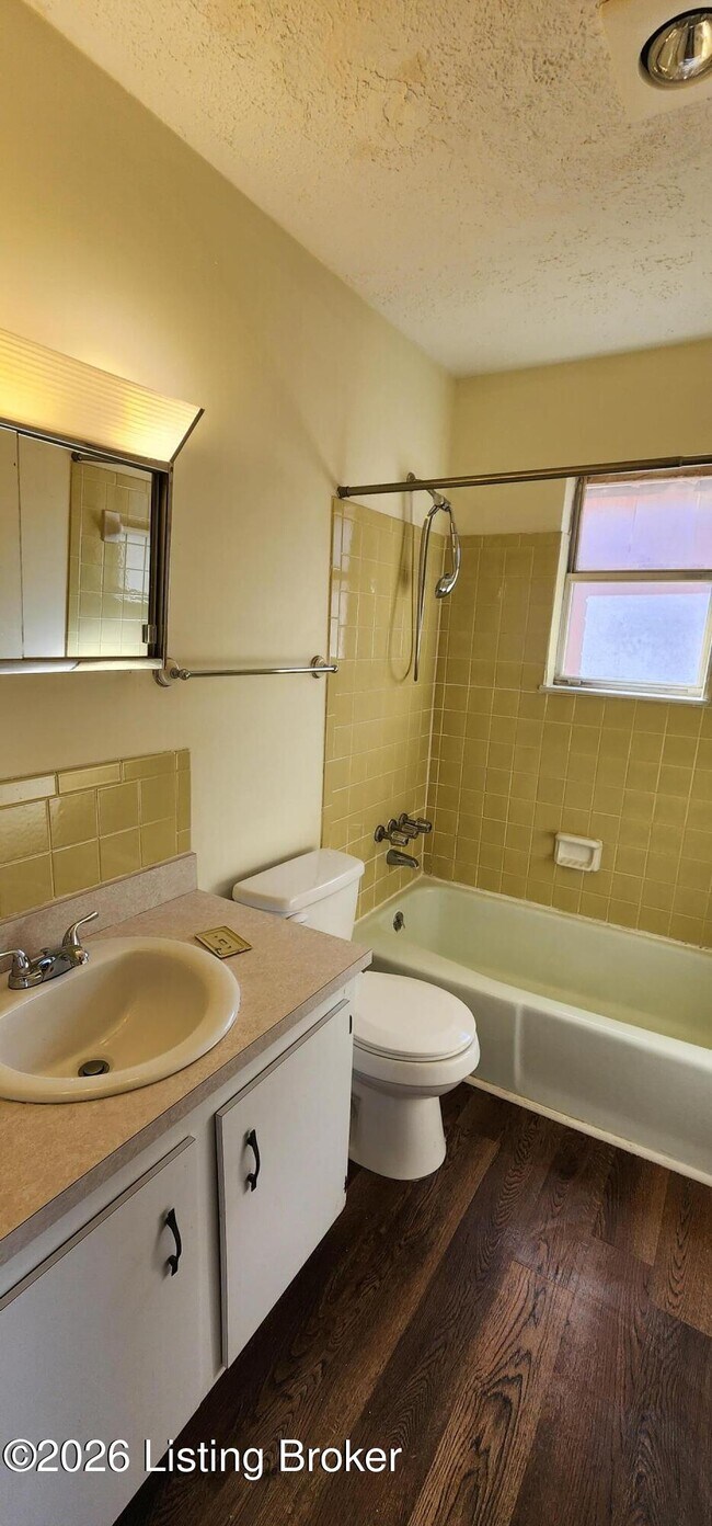 Building Photo - 3212 Springfield Dr