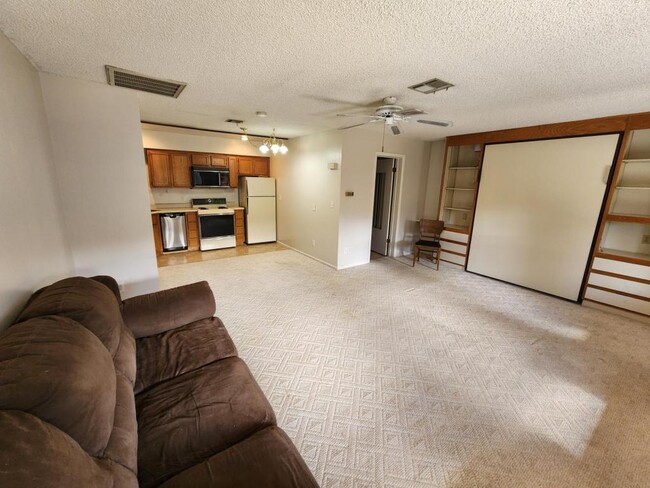 Building Photo - 1084 Tower Butte Dr