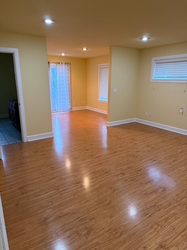 Building Photo - 184 Capitol Ridge Rd