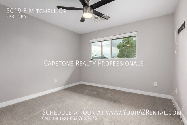 Building Photo - 3019 E Mitchell Dr