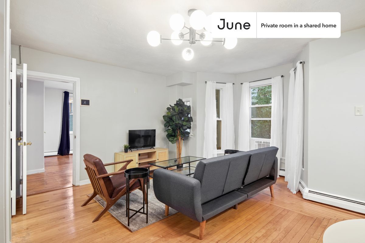 Building Photo - Private bedroom in 2 bed/1.5 bath Home