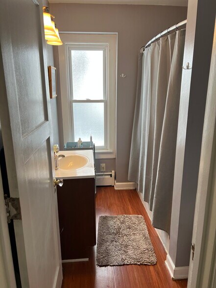 Building Photo - 6826 W Wisconsin Ave