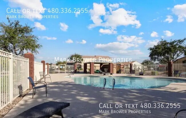 Building Photo - 8964 W Northview Ave