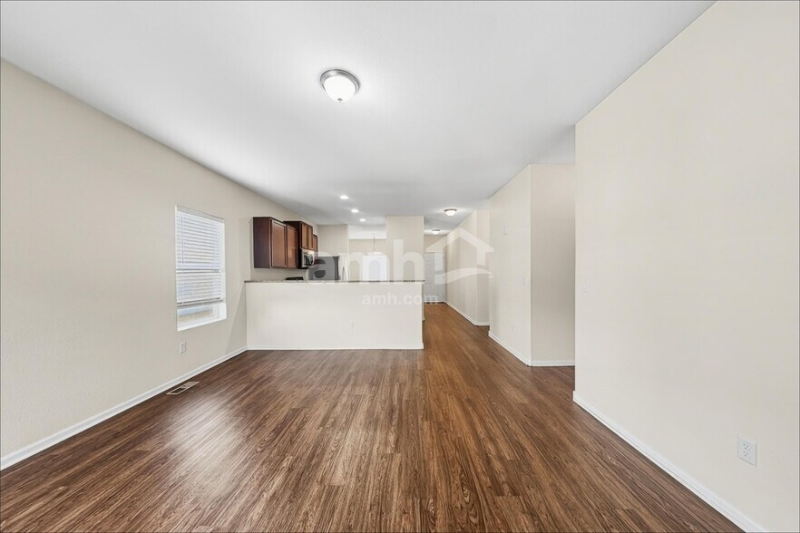 Building Photo - 551 Reserve Ave