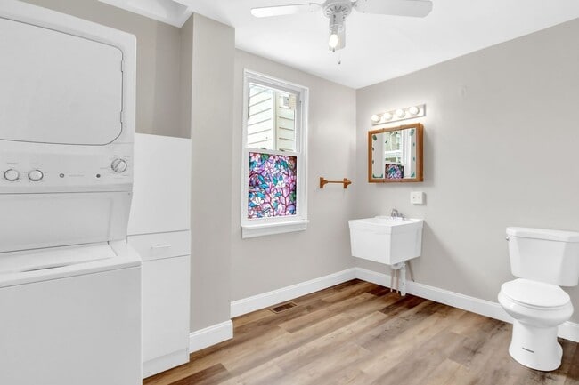 Building Photo - Bright 4 Bedroom, 2.5 Bath Home in Northeastern Schools!