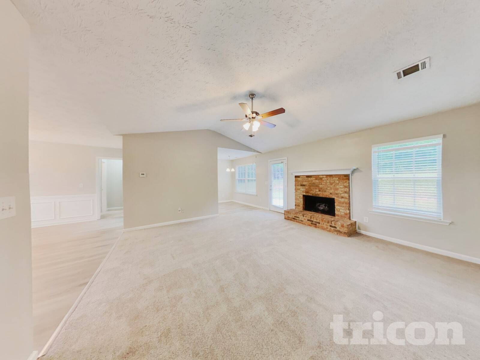 Building Photo - 1049 Octavia Ct