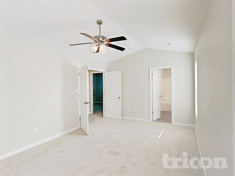 Building Photo - 4504 Valendra Dr