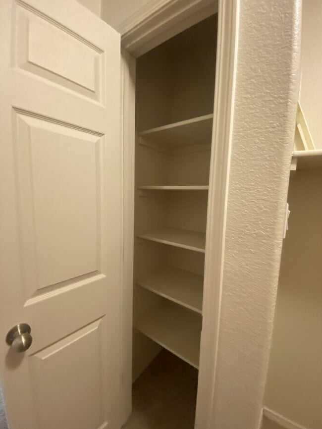 Building Photo - GATED COMMUNITY - 2 Story Townhouse - All BR Upper Level