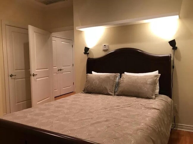 Building Photo - 901 NW 13th St