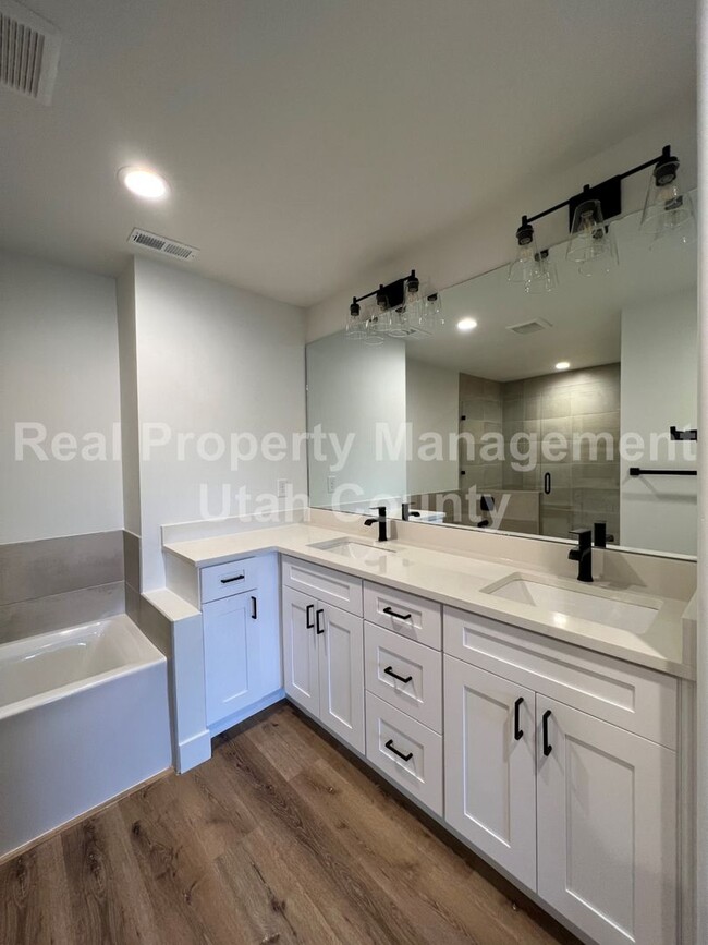 Building Photo - New AF Townhome