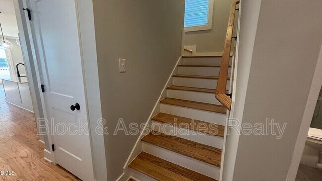 Building Photo - 200 E Moore St