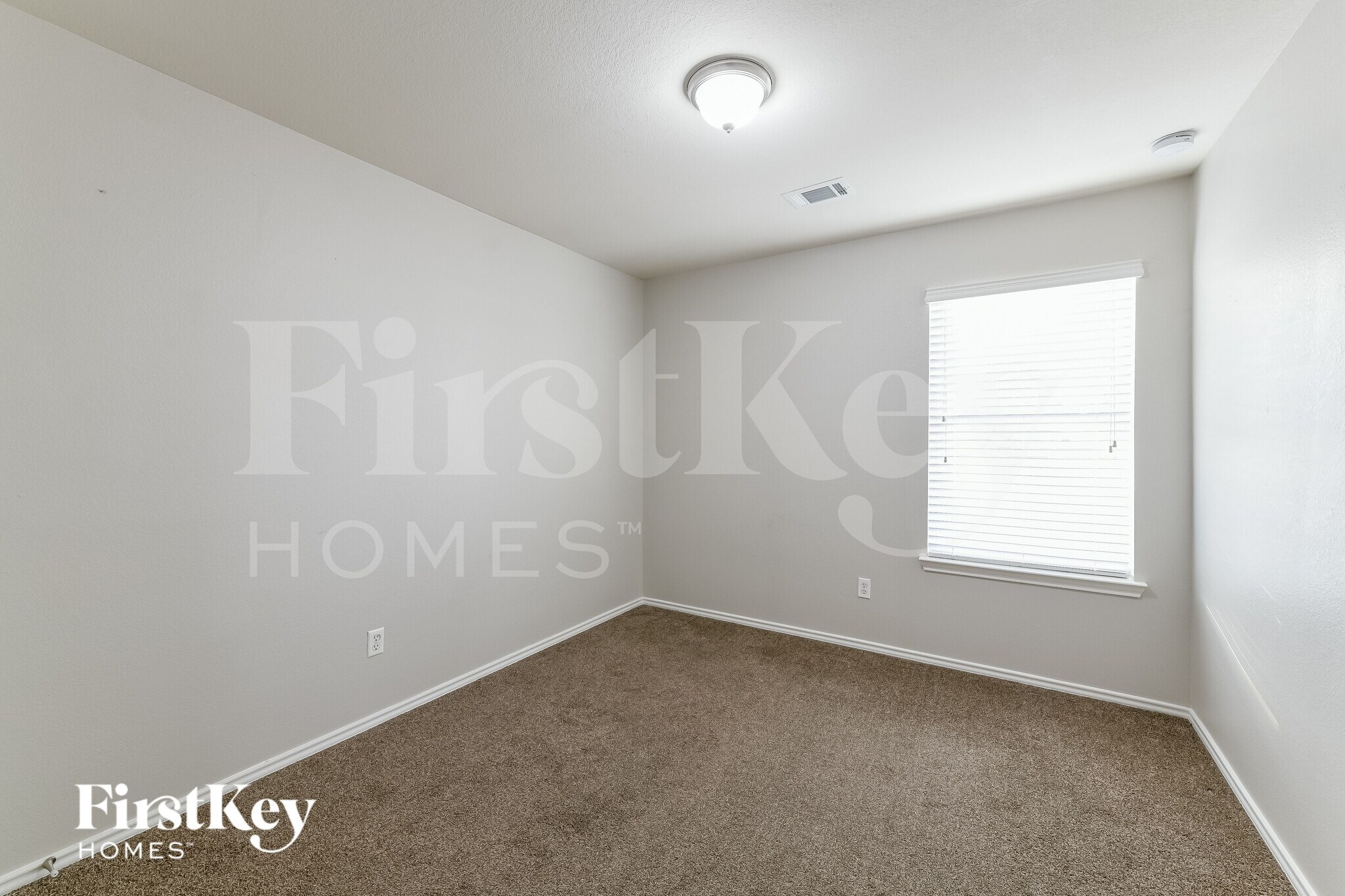 Building Photo - 29635 Evergreen Hills Dr