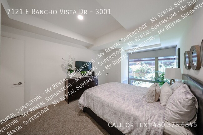 Building Photo - 7121 E Rancho Vista Dr