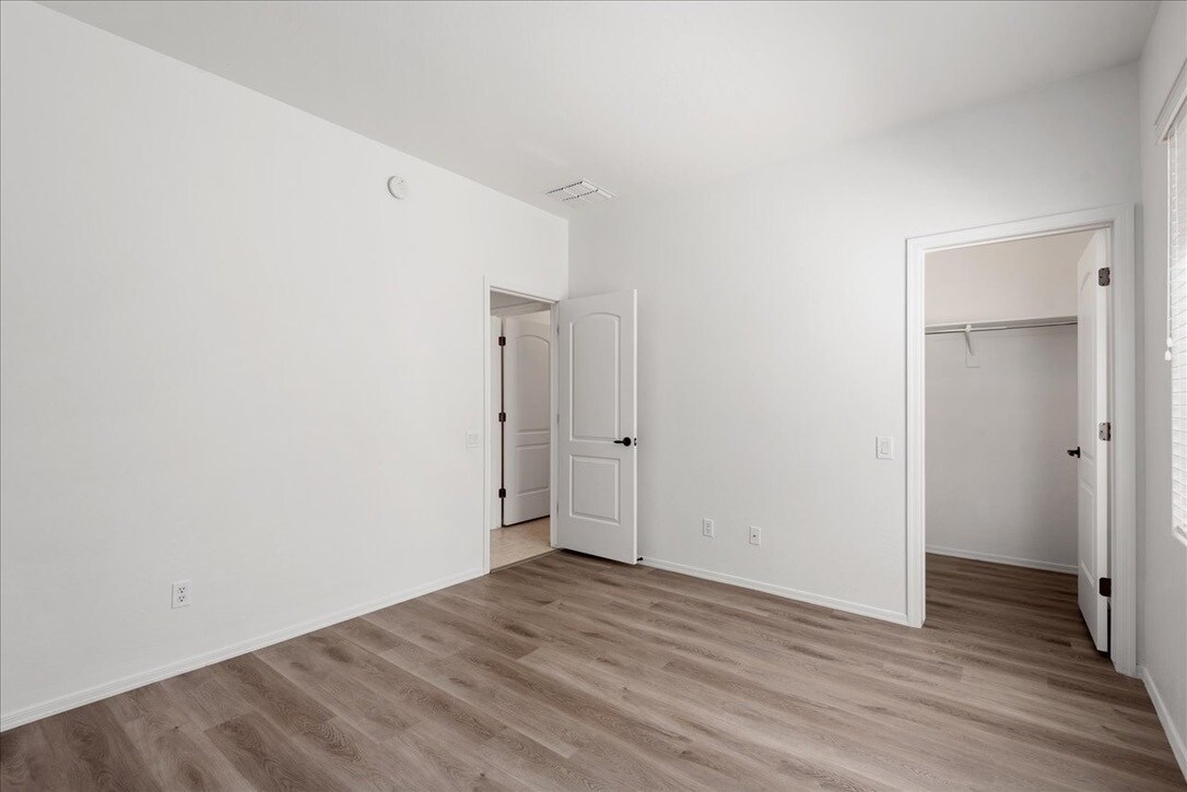 Building Photo - 22419 N San Ramon Ct