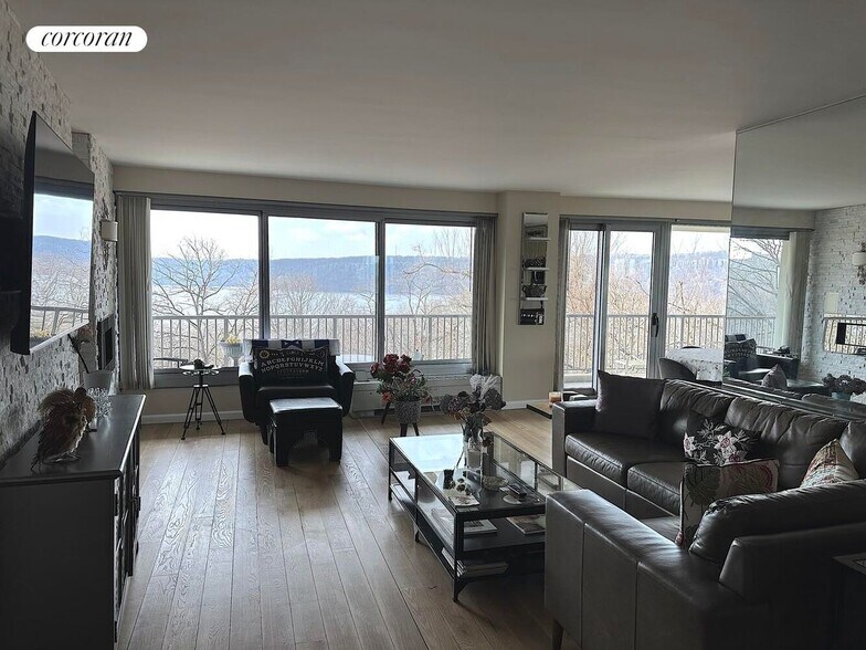 Building Photo - 4455-4465 Douglas Ave