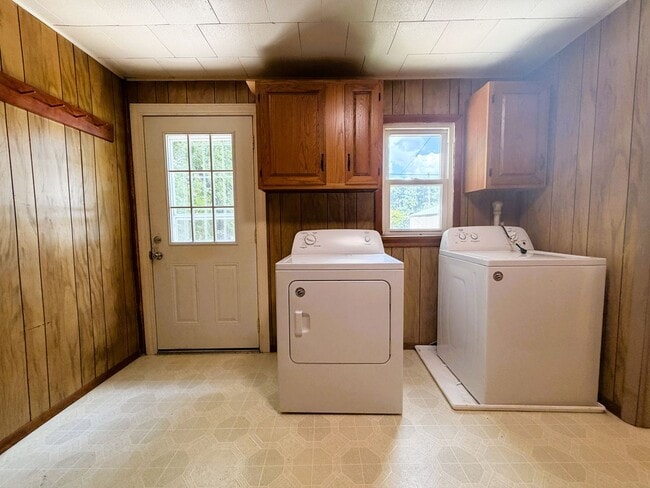 Building Photo - **Adventure and small-town charm await in the heart of Milltown!**