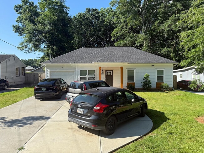 Building Photo - 4231 Lindsey Dr