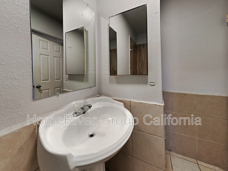 Building Photo - 6340 Hermosa St