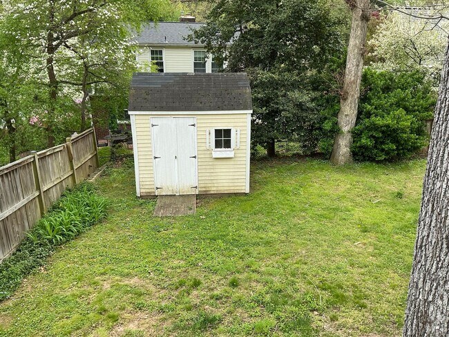 Building Photo - Fully remodeled 4BR 2.5BA colonial in 4 corners area of Silver Spring