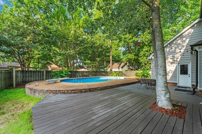 Building Photo - 8783 Lower Woods Cove