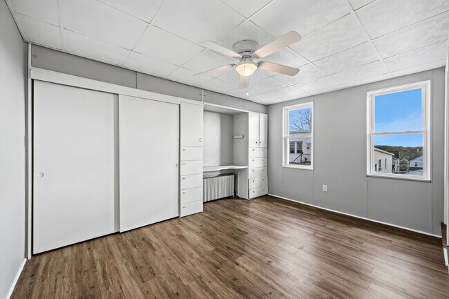 Building Photo - 1130 3rd St