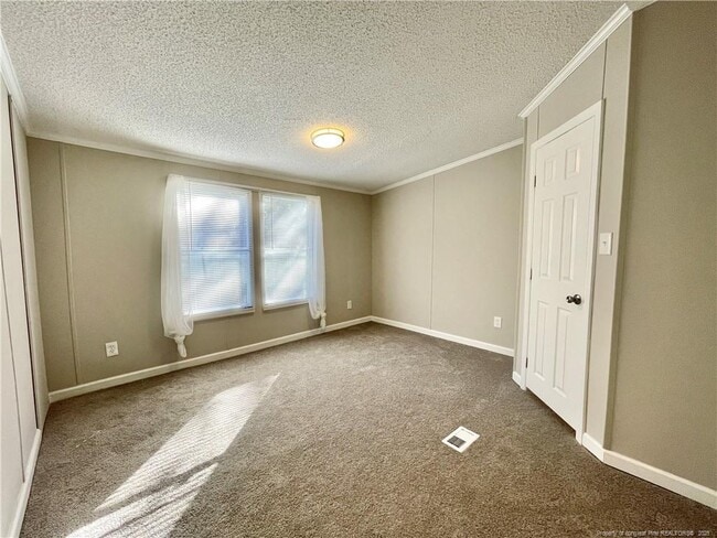 Building Photo - 140 Gibbs Rd