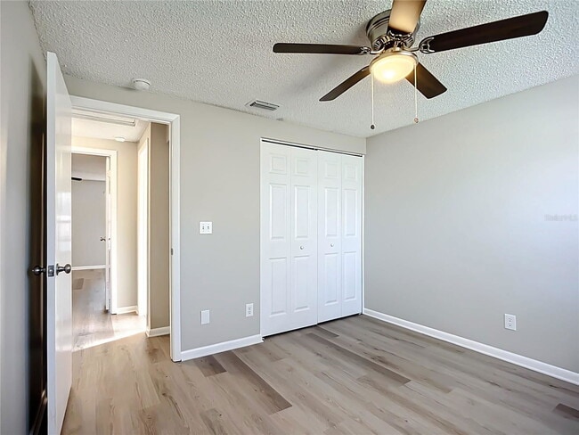 Building Photo - 632 Ephrata Dr