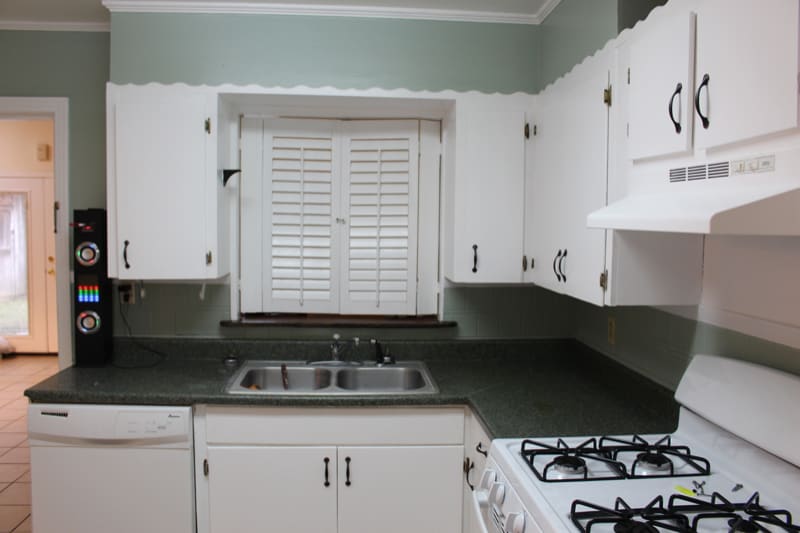 Building Photo - 204 Meadow Ln