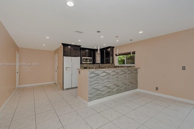 Building Photo - 401 SW 76th Terrace