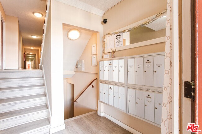 Building Photo - 2616 5th St