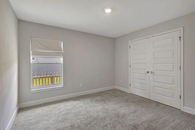 Building Photo - 6775 NW Abigail Ave