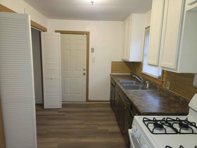 Building Photo - 2 N Richard Dr