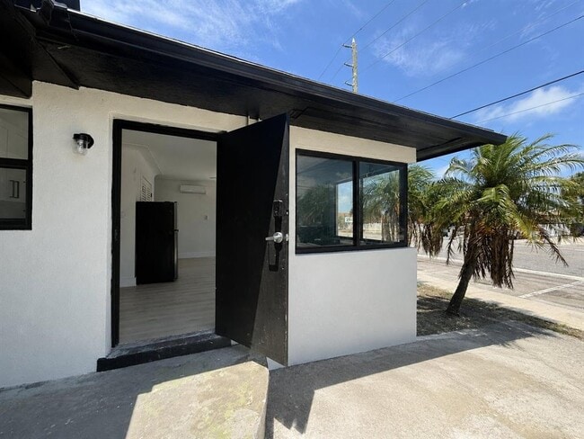 Building Photo - 600 Corey Ave