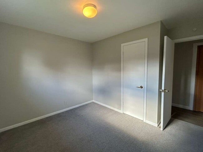 Building Photo - Spacious 3BR Single-Family Home in Mentor – Yard + Pets OK