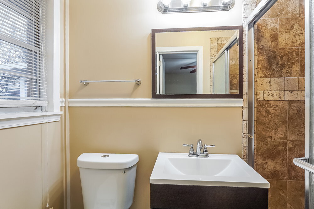 Building Photo - 621 27th Ave