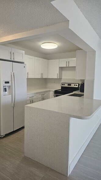 Building Photo - 5625 W 20th Ave