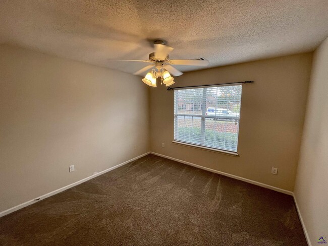 Building Photo - 206 Millstone Way